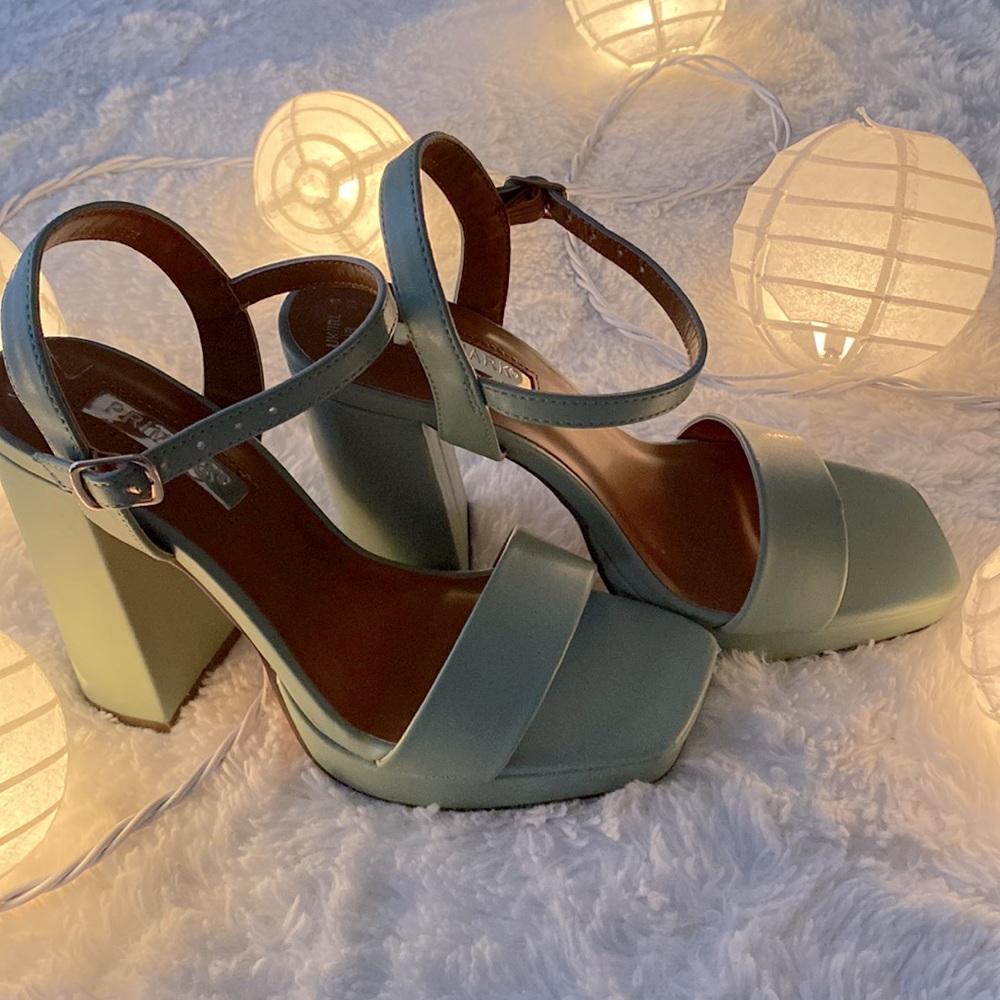 Primark brand,size 5,light green.💚